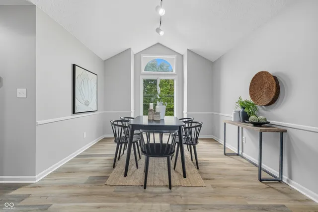 $2,500 | 7707 River Road, Unit 10, Indianapolis, IN 46240