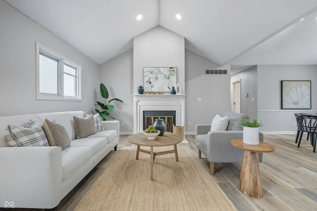 $2,500 | 7707 River Road, Unit 10, Indianapolis, IN 46240