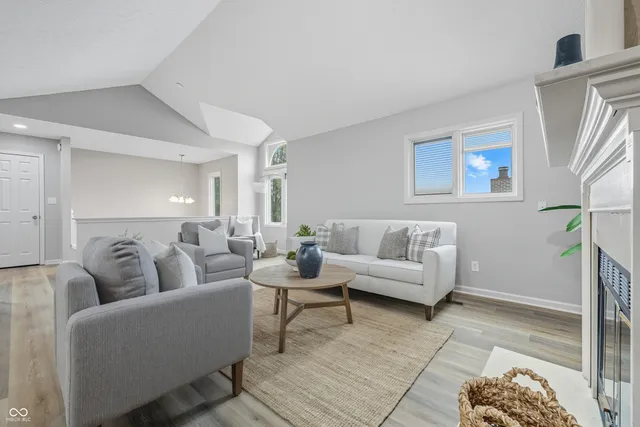 $2,500 | 7707 River Road, Unit 10, Indianapolis, IN 46240