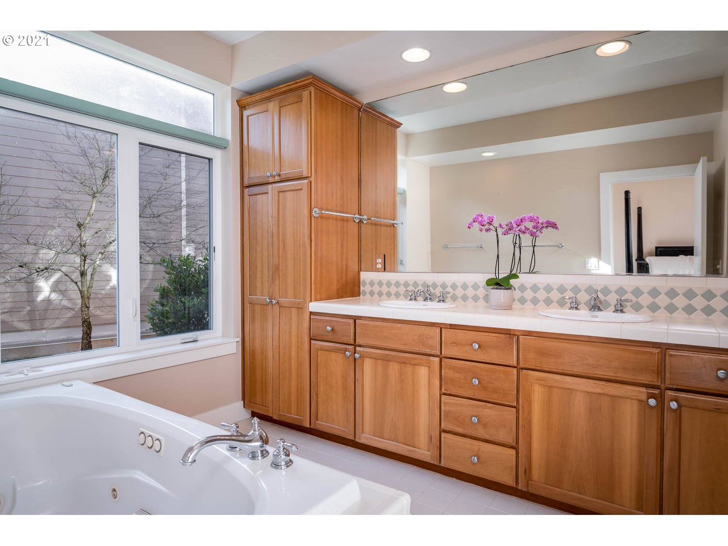 3173 Northwest Miller Road Portland, OR 97229 - Photo 13 of 26 Gallery Image 13