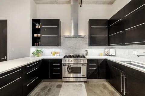 $825,000 | 800 West 5th Street, Unit 703, Austin, TX 78703