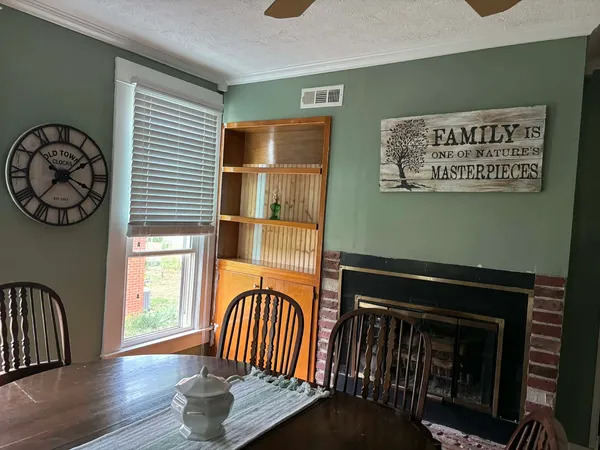 $169,000 | 507 South Washington Street, McLeansboro, IL 62859