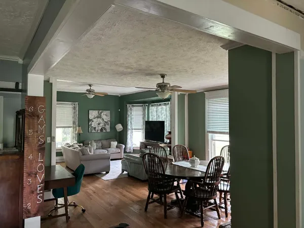 $169,000 | 507 South Washington Street, McLeansboro, IL 62859