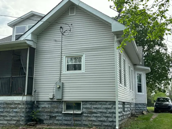$169,000 | 507 South Washington Street, McLeansboro, IL 62859