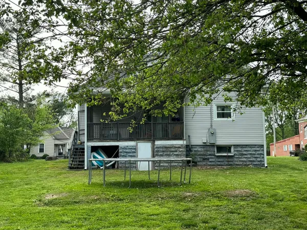 $169,000 | 507 South Washington Street, McLeansboro, IL 62859