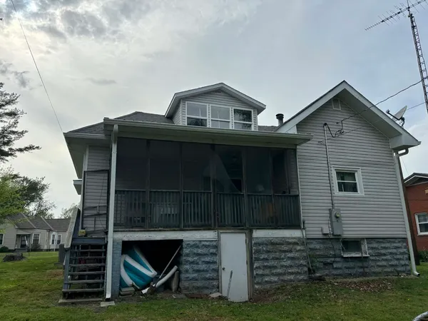 $169,000 | 507 South Washington Street, McLeansboro, IL 62859