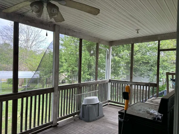 $169,000 | 507 South Washington Street, McLeansboro, IL 62859