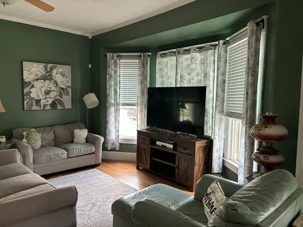 $169,000 | 507 South Washington Street, McLeansboro, IL 62859