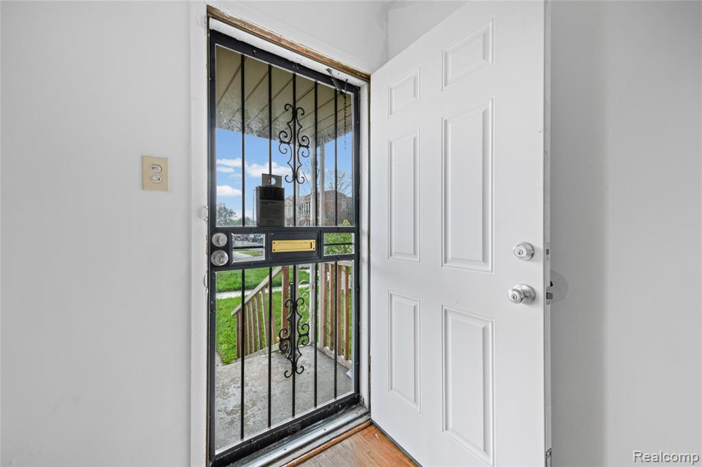 12901 Visger Street Detroit, MI 48217 - Photo 4 of 20