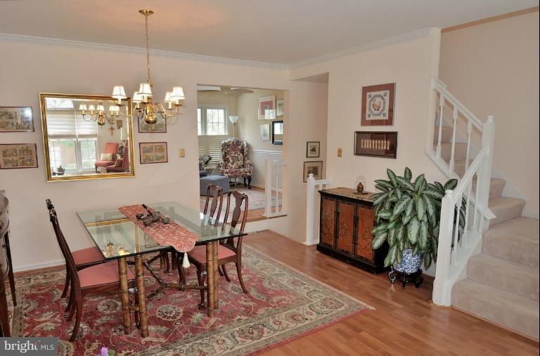 46935 Rabbitrun Terrace Sterling, VA 20164 - Photo 16 of 17 Dining Room