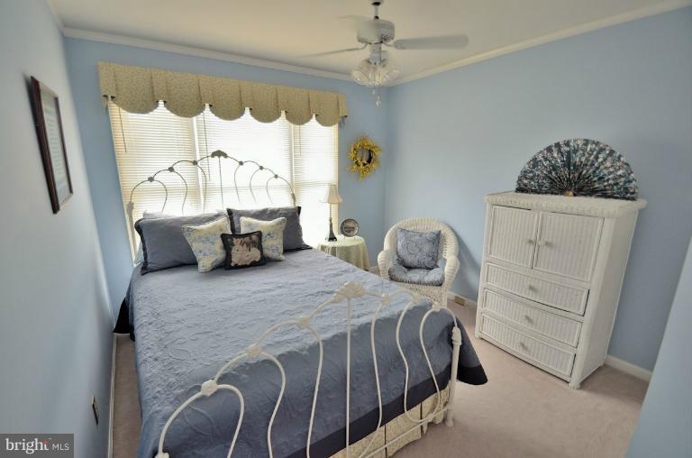 46935 Rabbitrun Terrace Sterling, VA 20164 - Photo 5 of 17 Bedroom