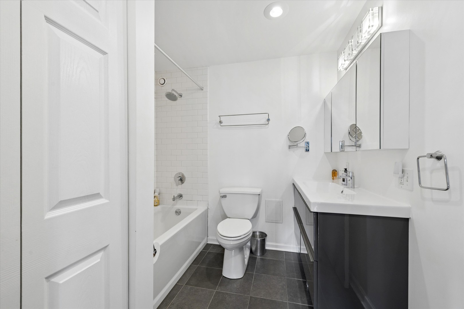 40 East 9th Street, Unit 1616 Chicago, IL 60605 - Photo 15 of 33