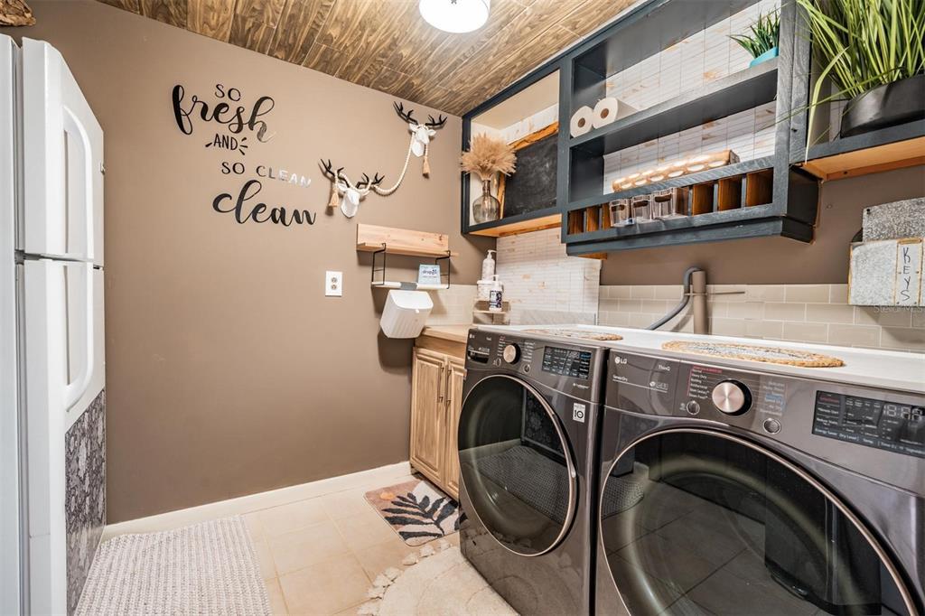 302 Whitcomb Boulevard Tarpon Springs, FL 34689 - Photo 18 of 49