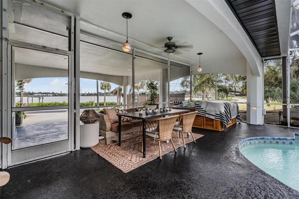 302 Whitcomb Boulevard Tarpon Springs, FL 34689 - Photo 35 of 49