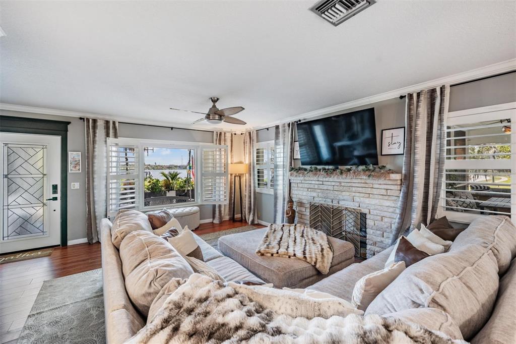 302 Whitcomb Boulevard Tarpon Springs, FL 34689 - Photo 5 of 49