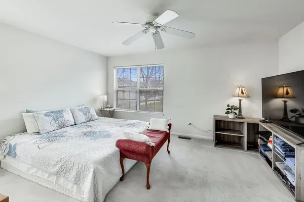 $288,000 | 1117 McKay Circle, Grayslake, IL 60030