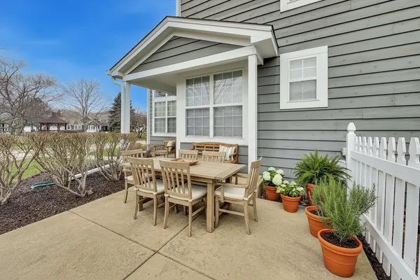 $288,000 | 1117 McKay Circle, Grayslake, IL 60030