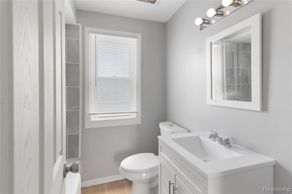 4196 Buckingham Detroit, MI 48224 - Photo 6 of 6 5b29dd34b5aa220a6d78c3d77baccc90