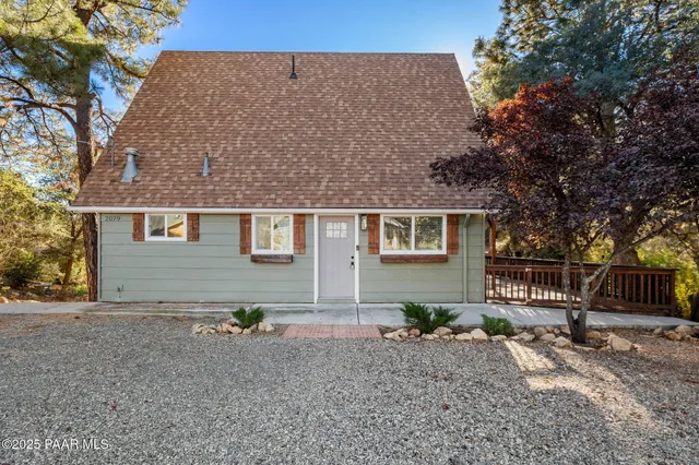 a house view with a outdoor space