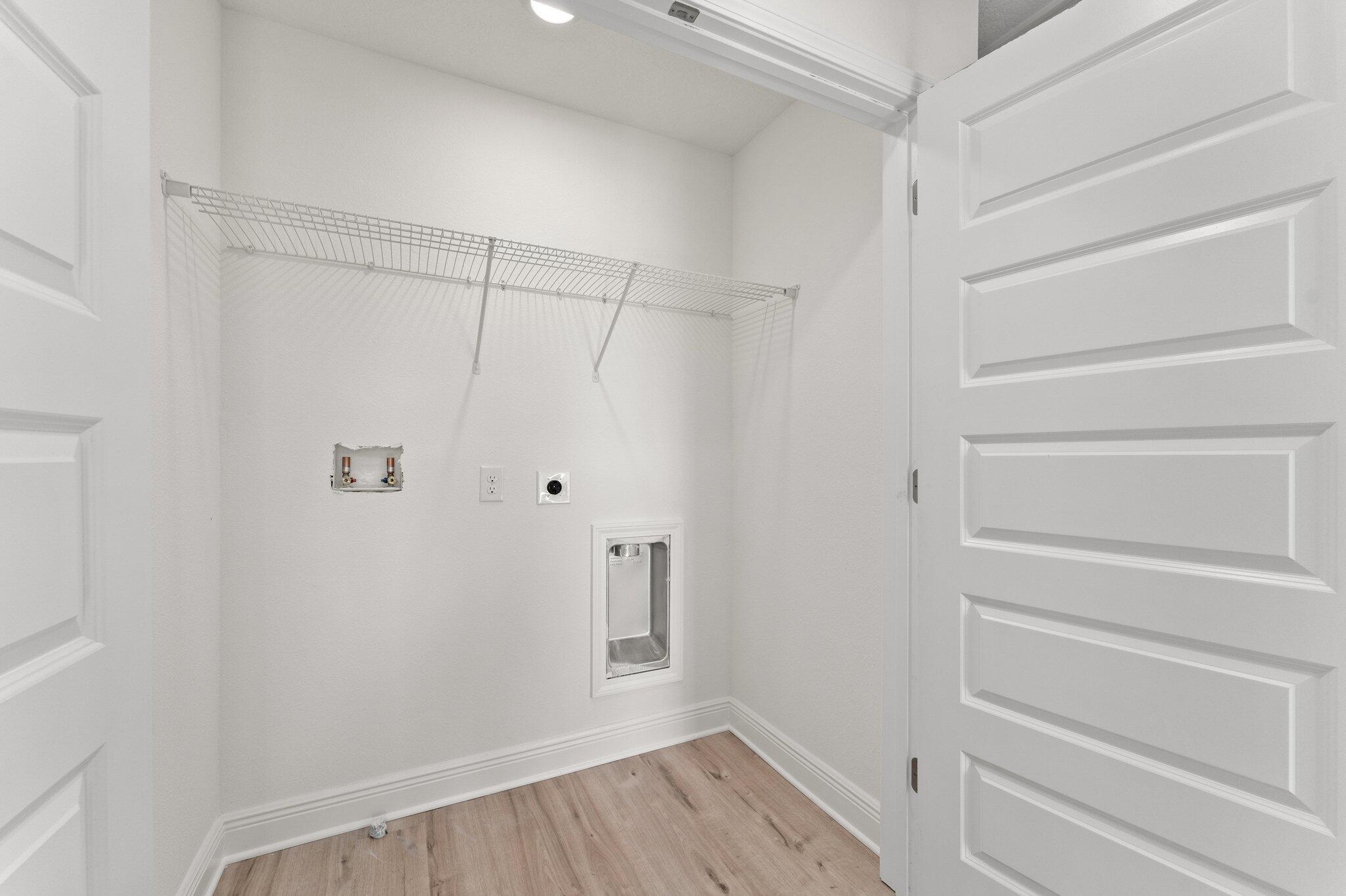 22 Redbird Loop, Unit 39 Destin, FL 32541 - Photo 28 of 31 Laundry Room