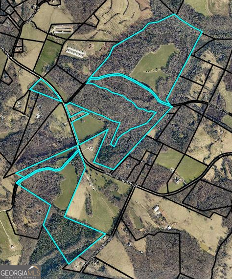 a view of an outdoor space