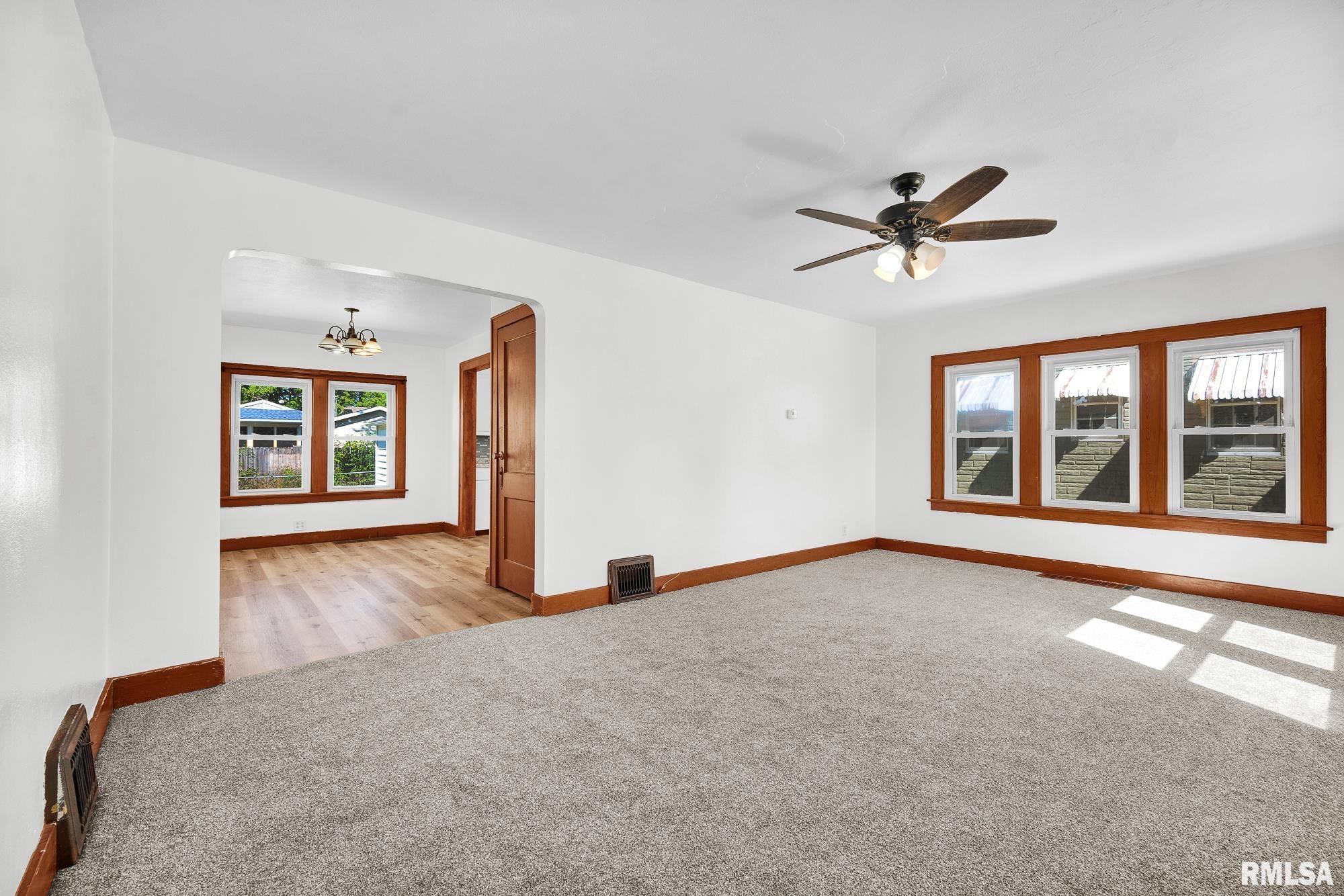 1003 Chestnut Street Pekin, IL 61554 - Photo 3 of 26 Gallery Image 3