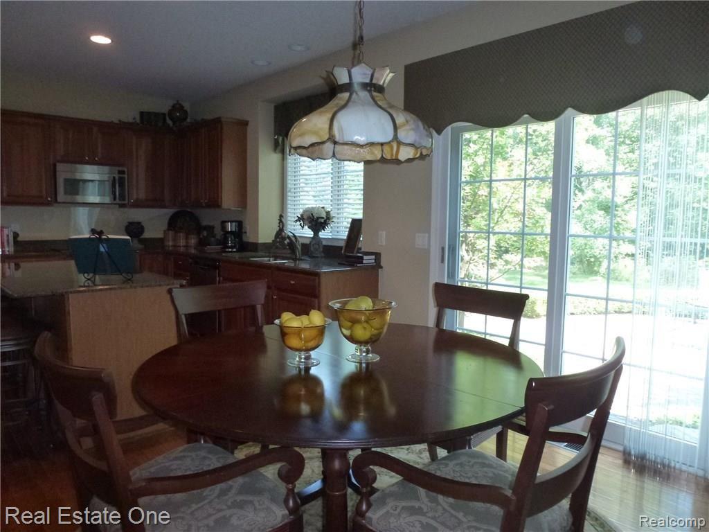 2340 Andover Boulevard Rochester, MI 48306 - Photo 32 of 61