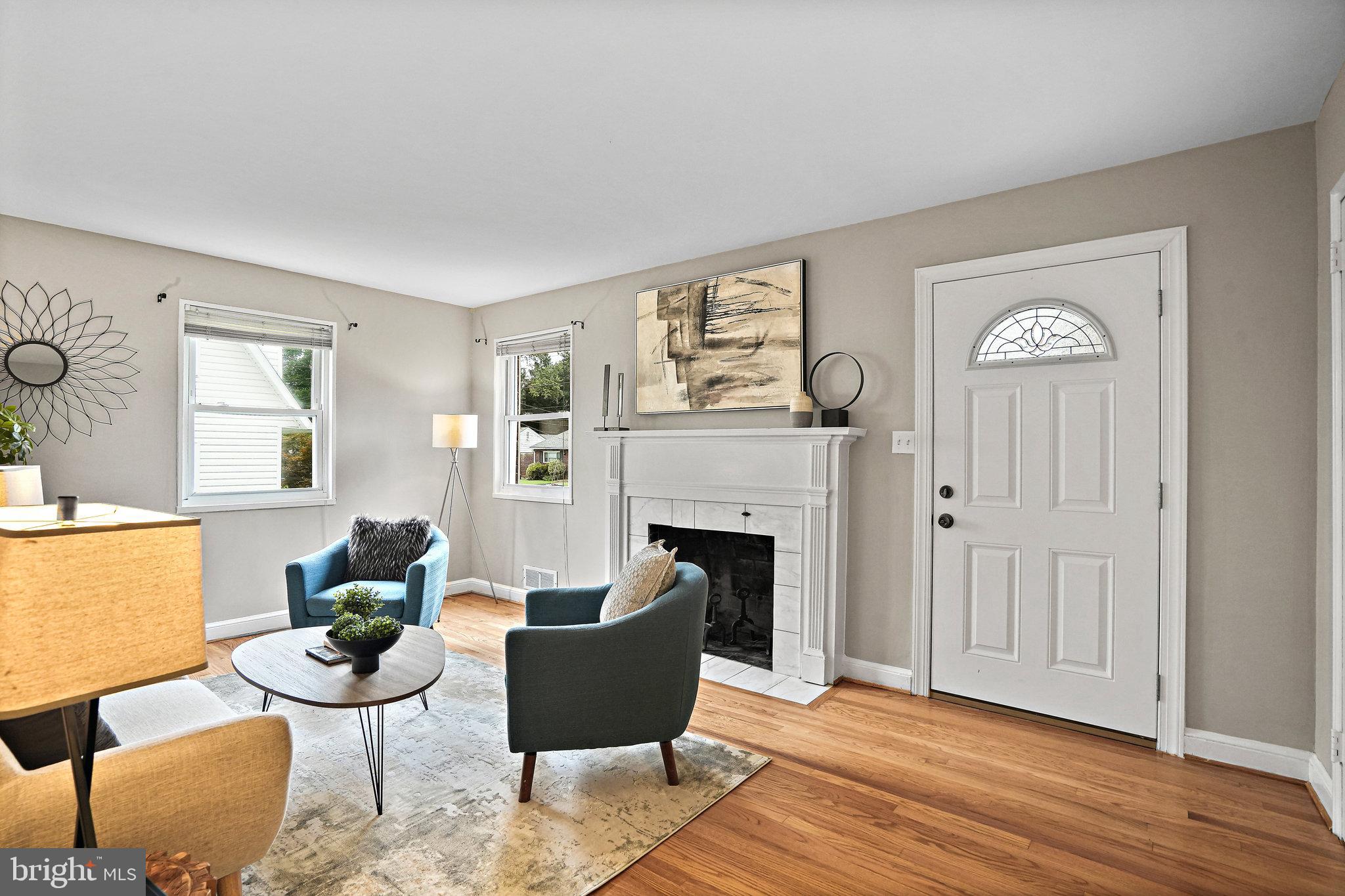 2808 Hardy Avenue Silver Spring, MD 20902 - Photo 4 of 39 Living Room