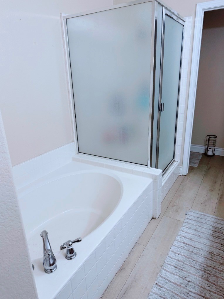 8692 East 9th Street, Unit 29 Rancho Cucamonga, CA 91730 - Photo 13 of 23 Bath Tub.Shower