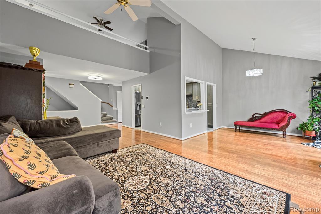 586 Ashley Circle Rochester Hills, MI 48307 - Photo 11 of 35
