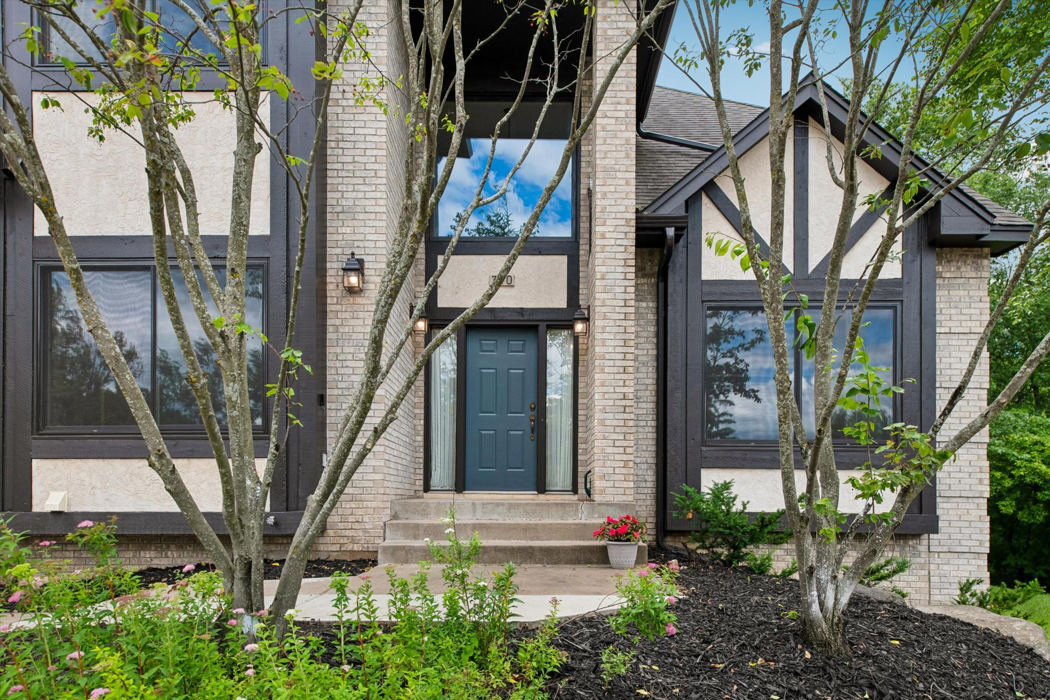740 Mendota Heights Road Mendota Heights, MN 55120 - Photo 13 of 40