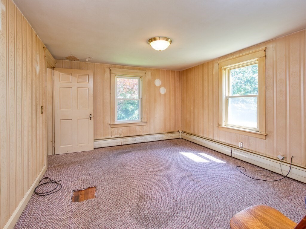 37 Clara Barton Road Oxford, MA 01537 - Photo 12 of 35 Gallery Image 12
