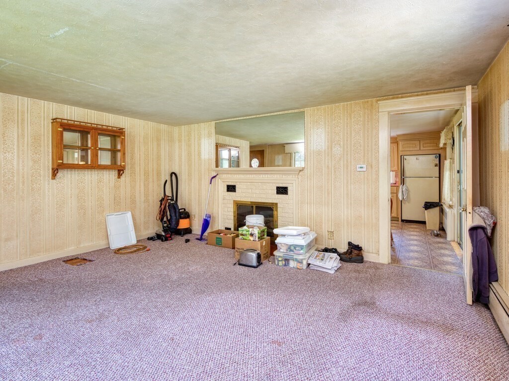 37 Clara Barton Road Oxford, MA 01537 - Photo 15 of 35 Gallery Image 15