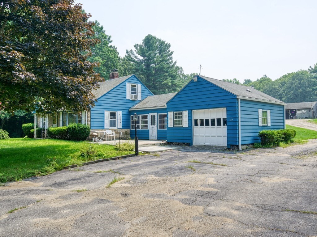 37 Clara Barton Road Oxford, MA 01537 - Photo 2 of 35 Gallery Image 2