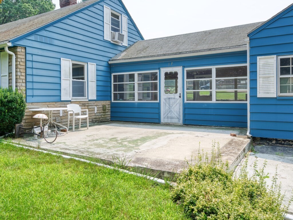 37 Clara Barton Road Oxford, MA 01537 - Photo 3 of 35 Gallery Image 3