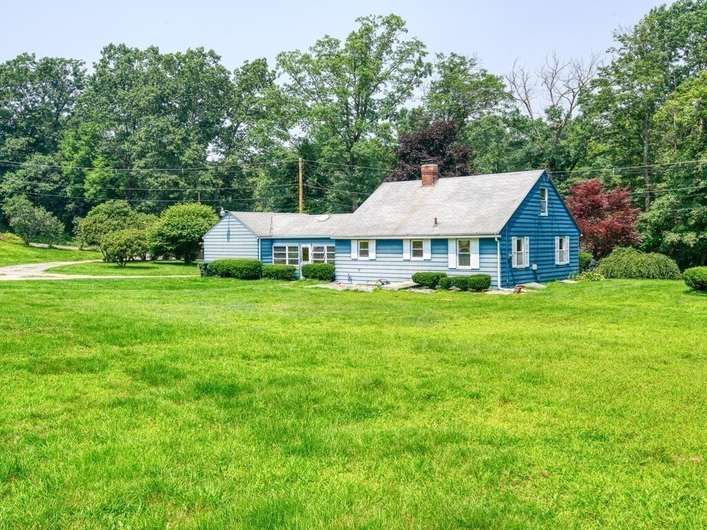 37 Clara Barton Road Oxford, MA 01537 - Photo 32 of 35 Gallery Image 32