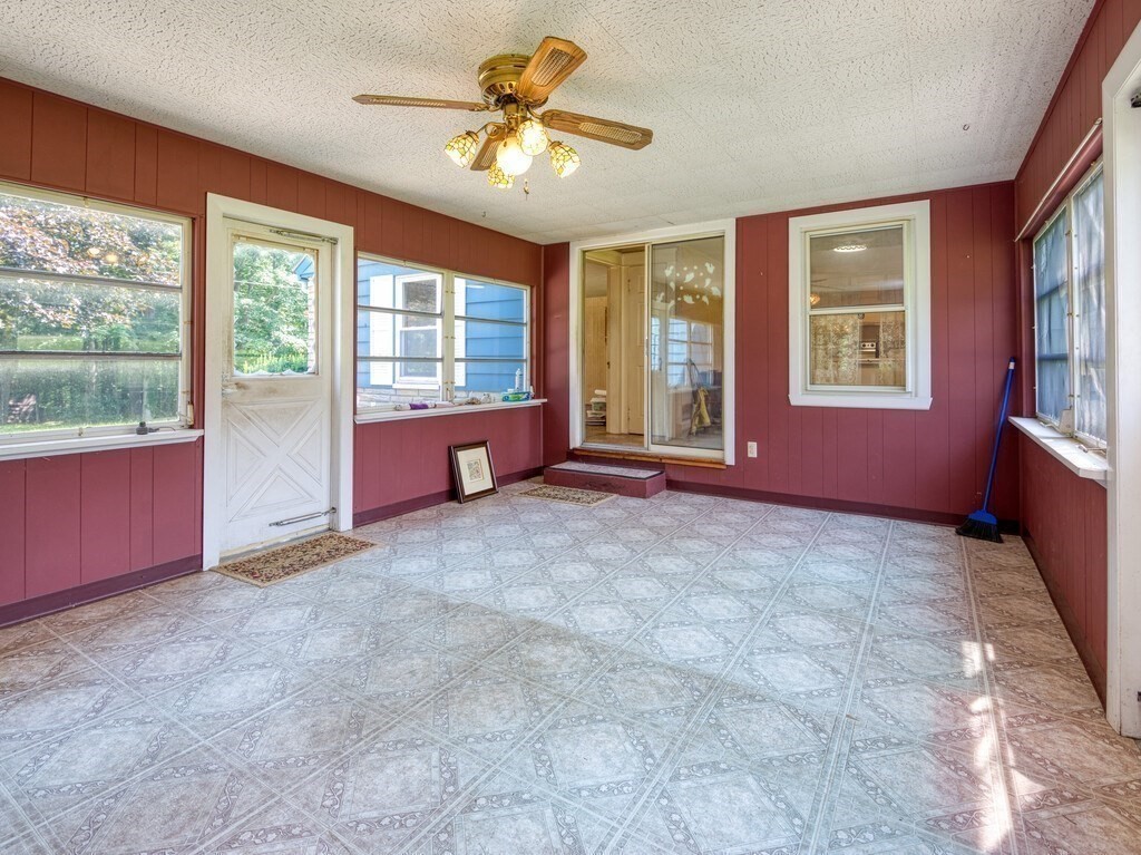 37 Clara Barton Road Oxford, MA 01537 - Photo 4 of 35 Gallery Image 4