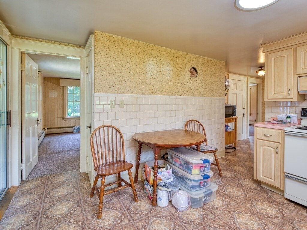 37 Clara Barton Road Oxford, MA 01537 - Photo 6 of 35 Gallery Image 6