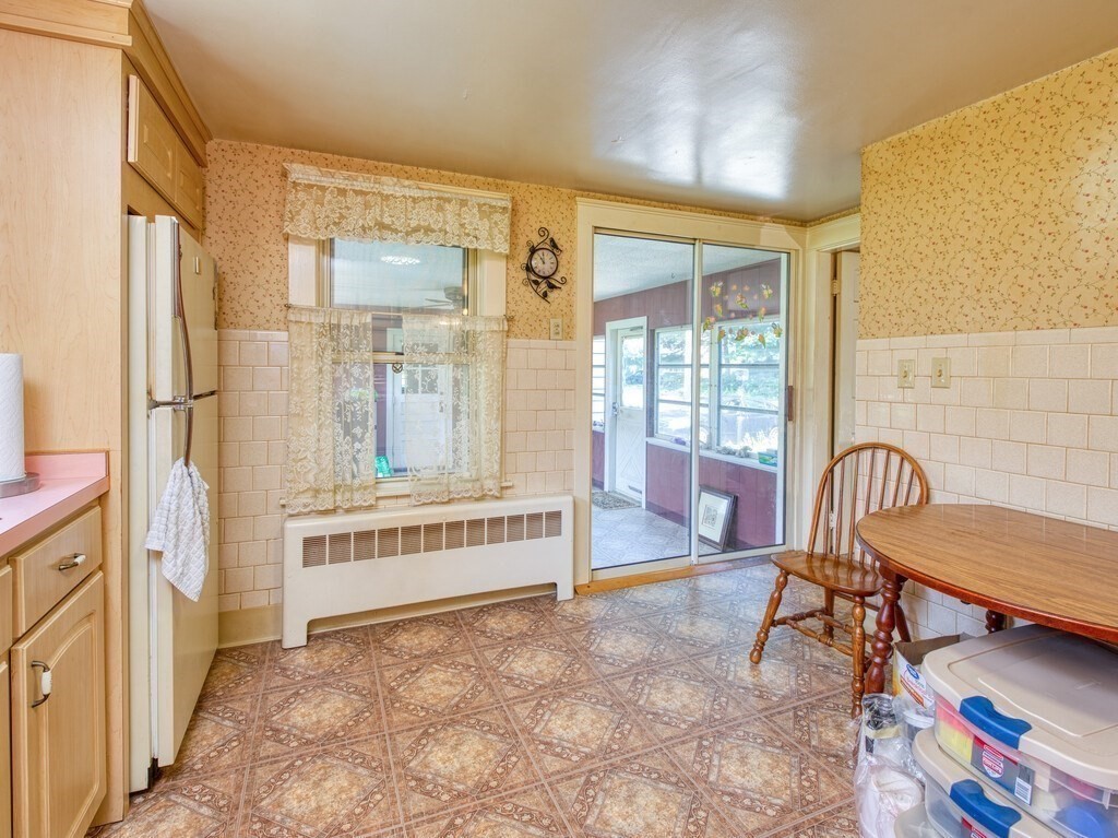 37 Clara Barton Road Oxford, MA 01537 - Photo 7 of 35 Gallery Image 7