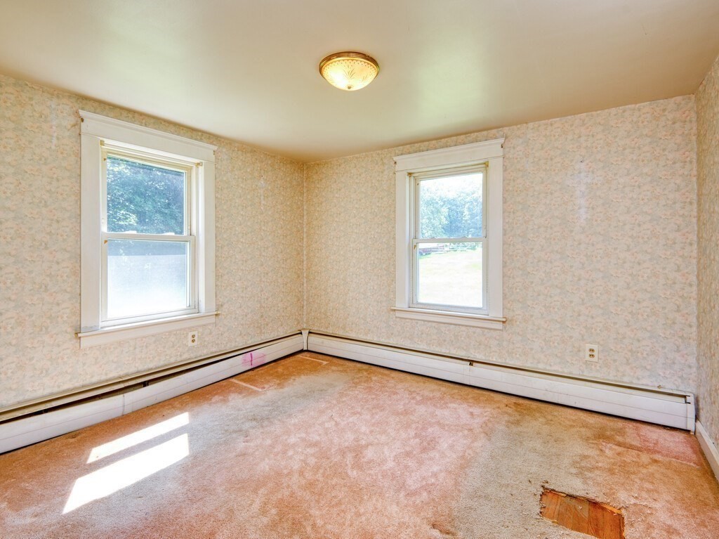 37 Clara Barton Road Oxford, MA 01537 - Photo 10 of 35 Gallery Image 10