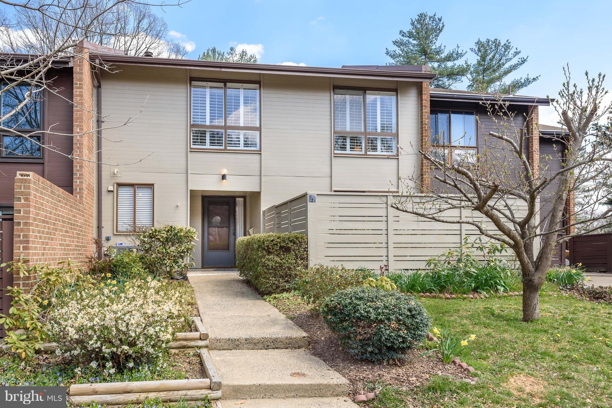 11602 Hunters Green Court Reston, VA 20191 - Photo 1 of 30 Exterior (Front)