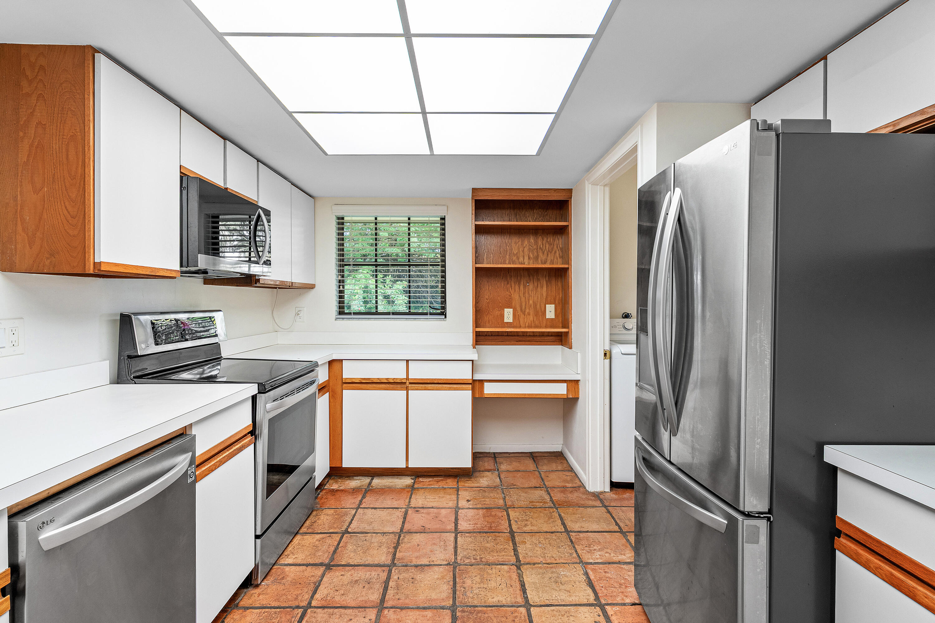 609 Cypress Key Drive Atlantis, FL 33462 - Photo 19 of 43 014-609CypressKeyDrive-Atlantis-FL-33462