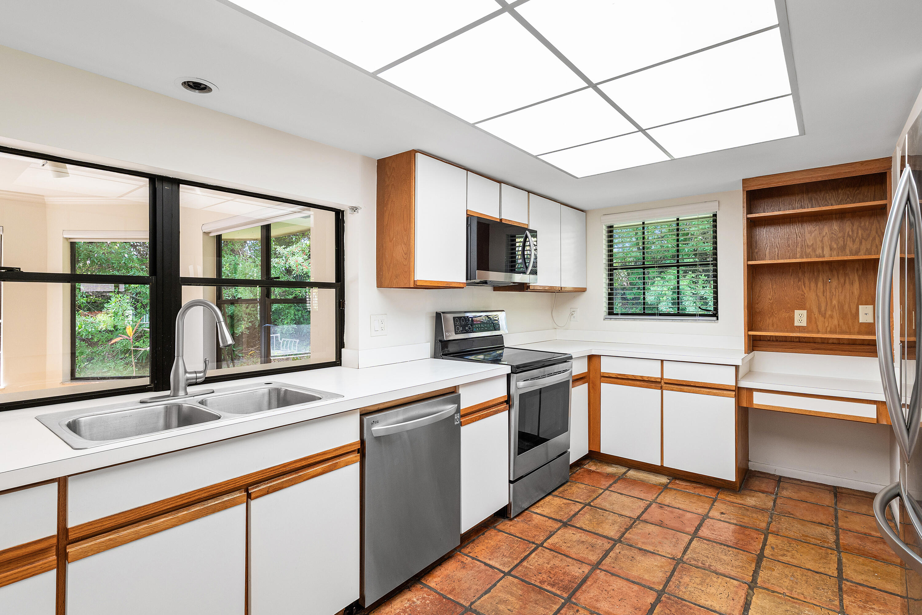 609 Cypress Key Drive Atlantis, FL 33462 - Photo 21 of 43 013-609CypressKeyDrive-Atlantis-FL-33462