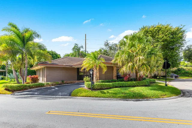 $469,900 | 609 Cypress Key Drive, Atlantis, FL 33462