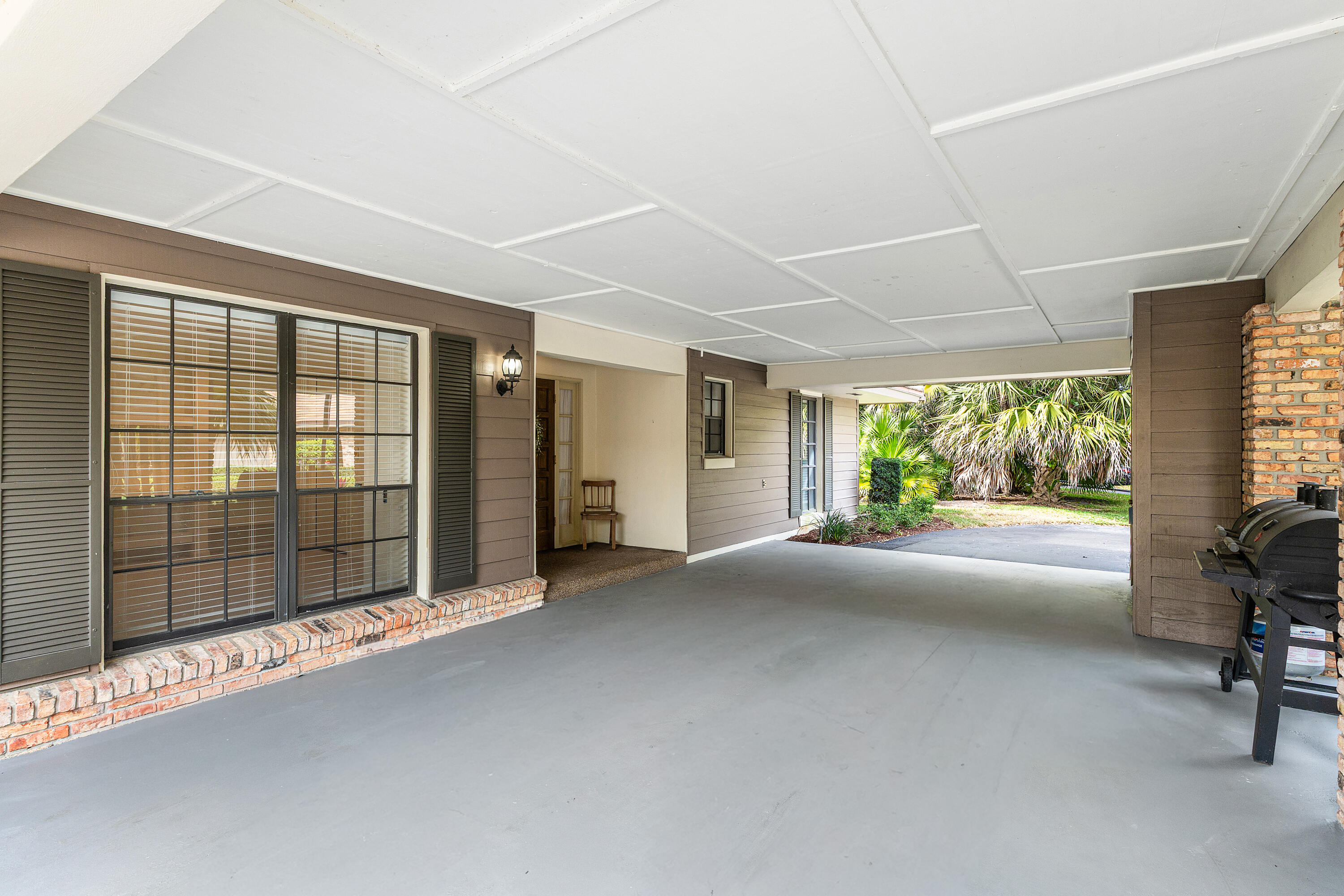 609 Cypress Key Drive Atlantis, FL 33462 - Photo 6 of 43 006-609CypressKeyDrive-Atlantis-FL-33462