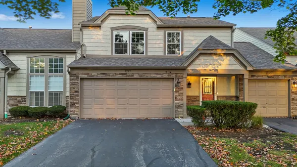 $2,600 | 1297 Woodlake Drive, Carol Stream, IL 60188
