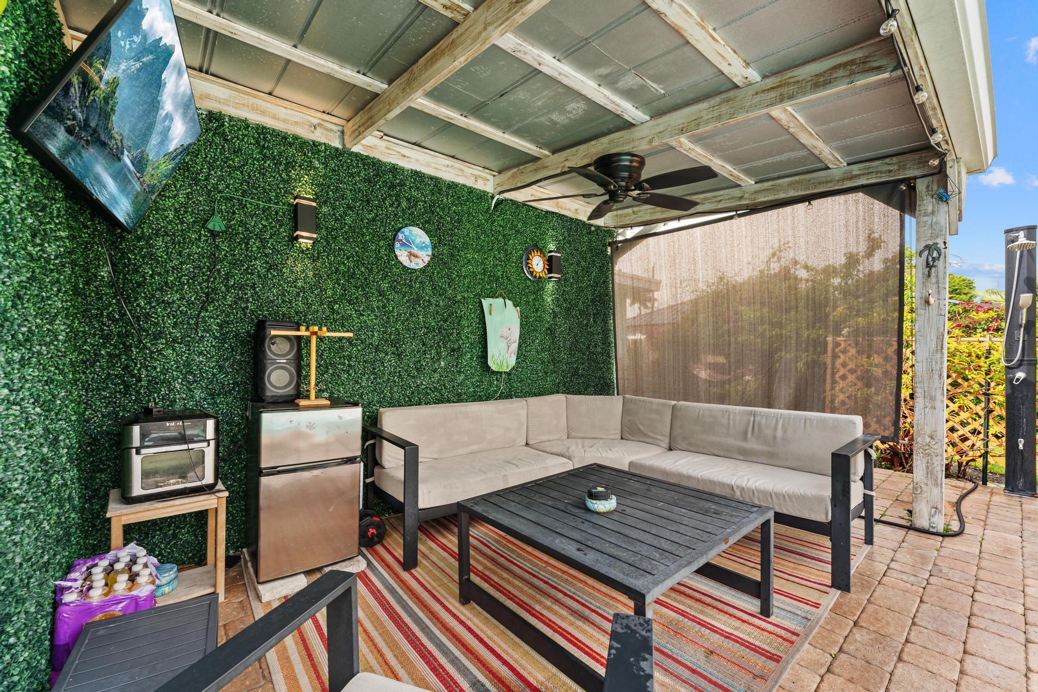 3179 Melaleuca Road West Palm Beach, FL 33406 - Photo 44 of 49 a outdoor living space with patio furniture