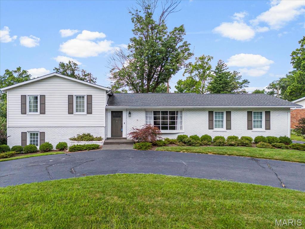 11944 Randy Drive Creve Coeur, MO 63141 - Photo 1 of 44