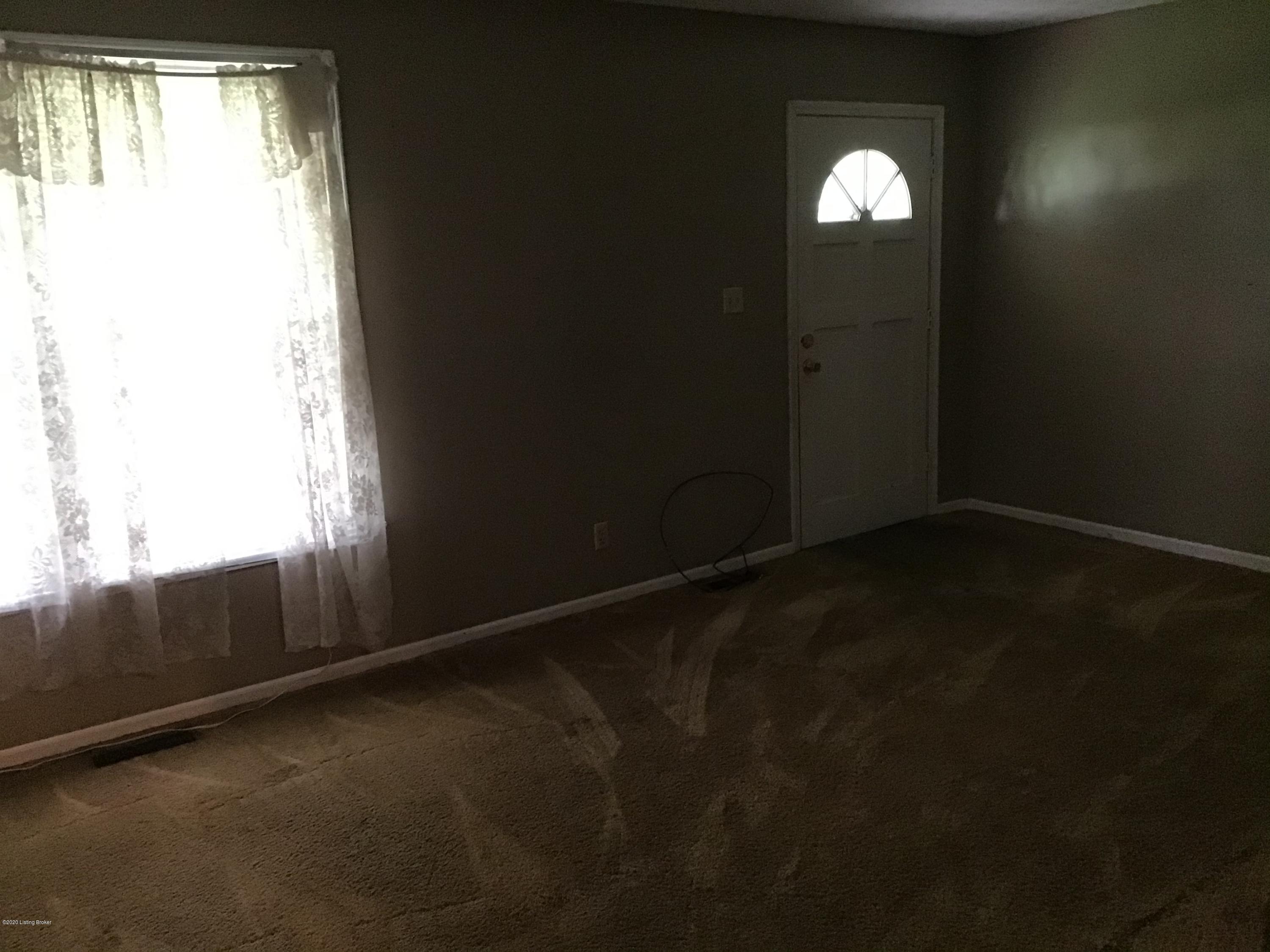 214 Tanglewood Road Shepherdsville, KY 40165 - Photo 21 of 35 living room