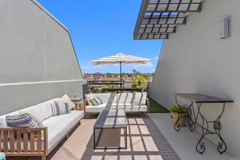 $1,899,000 | 2537 State Street, Carlsbad, CA 92008